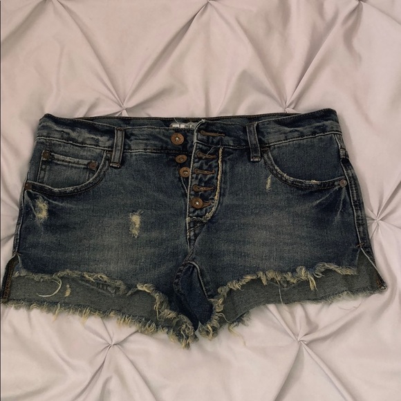 Free people Jean shorts 24 - Picture 2 of 6